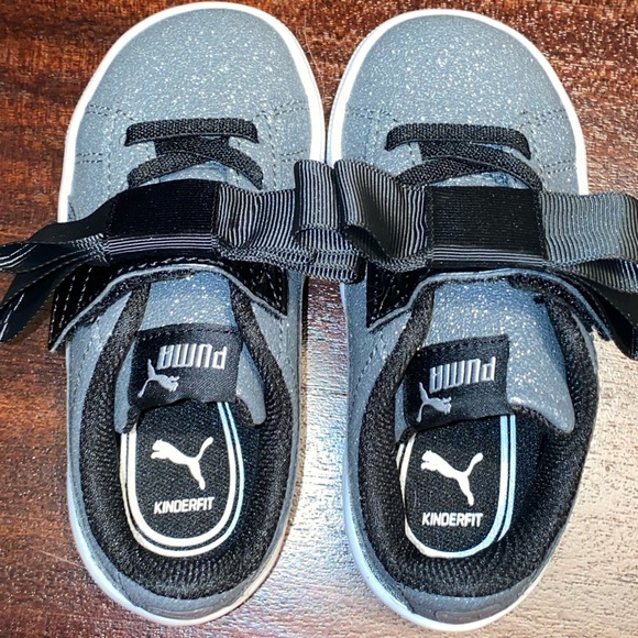 Toddler size 7 Puma sneakers - Picture 3 of 5